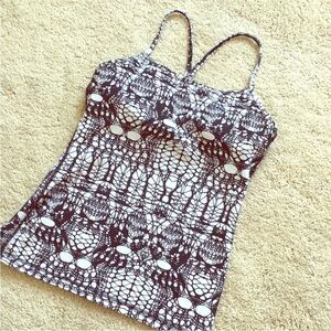 Lululemon Athletica Black and White Camisole size 8